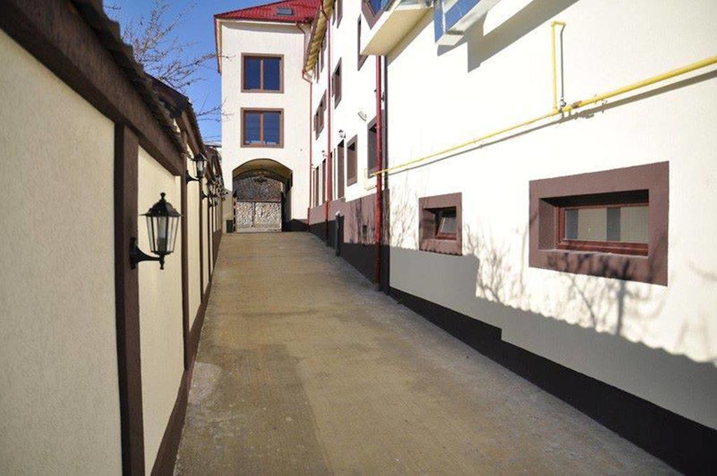 Pensiunea Brancoveneasca Campulung Exterior foto